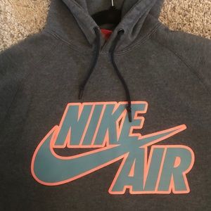 Like new nike woman’s size large hooded sweatshirt